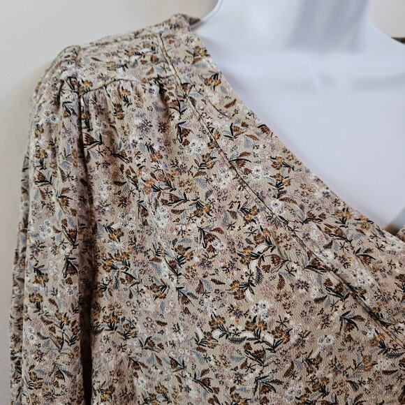 St. John's Bay Tan Floral Top Size M Long Sleeve Casual Cottagecore Boho Earthy - Picture 3 of 9